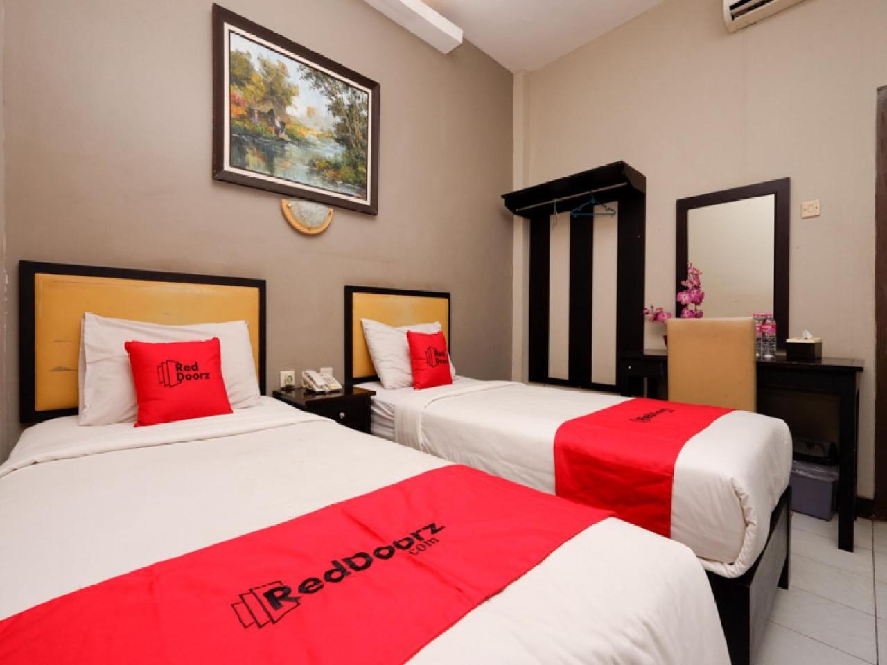 Reddoorz Plus @ Singosari Raya Semarang Extérieur photo